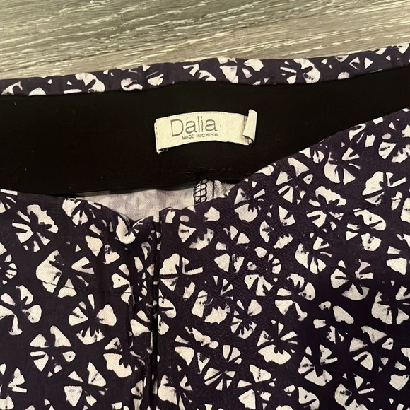 Dalia capri pants - Picture 2 of 3